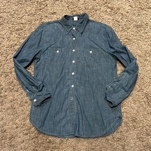 J Crew Women’s Chambray Denim Button Down Shirt Size Small Medium Blue Wash